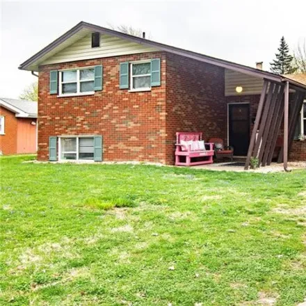 Buy this 4 bed house on 245 Edwards Street in Wood River, IL 62095