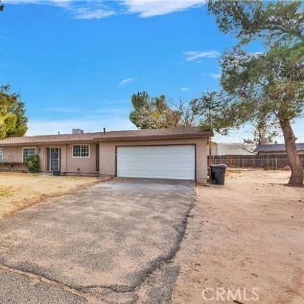 Image 3 - 20847 Teton Road, Apple Valley, CA 92308, USA - House for sale