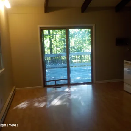 Image 7 - 1148 Deer Run, Pocono Pines, Tobyhanna Township, PA 18350, USA - House for sale