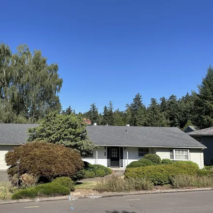 Buy this 5 bed house on 3815 Southwest 50th Avenue in Portland, OR 97221