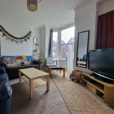 Rent this 3 bed townhouse on 821 Ecclesall Road in Sheffield, S11 8TB