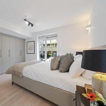 Image 7 - Benjamin House, Cecil Grove, Primrose Hill, London, NW8 7QB, United Kingdom - House for rent