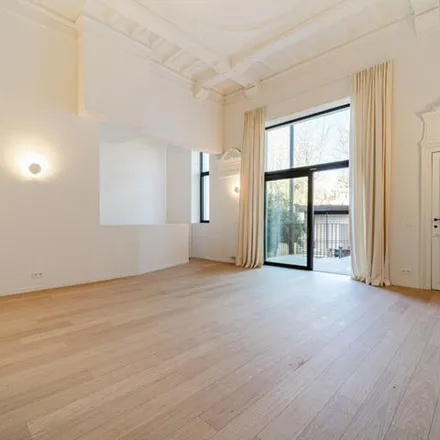 Rent this 3 bed apartment on Rue Kindermans - Kindermansstraat 5 in 1050 Ixelles - Elsene, Belgium