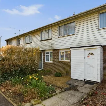 Rent this 3 bed townhouse on Wensleydale in Southgate, RH11 8QQ