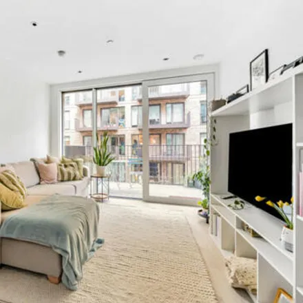 Image 1 - Georgette Apartments, 4 Cendal Crescent, London, E1 2GA, United Kingdom - Apartment for sale