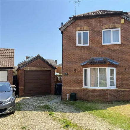 Rent this 3 bed duplex on Beech Tree Close in Ruskington, NG34 9TR