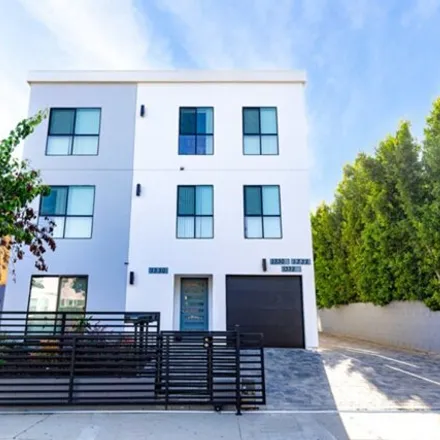 Rent this 4 bed house on 1310 Arapahoe Street in Los Angeles, CA 90006