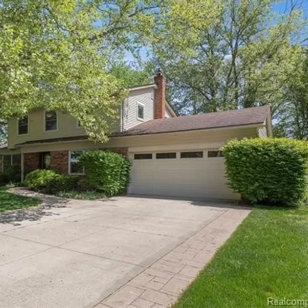 Buy this 4 bed house on Post Chaise Court in Bloomfield Township, MI 48304