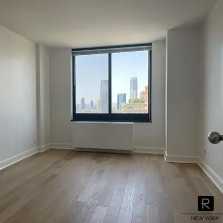Image 7 - 200 Rector Pl Apt 28c, New York, 10280 - House for rent