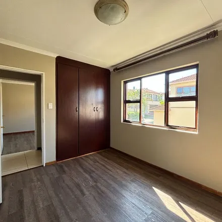 Rent this 4 bed apartment on unnamed road in Maroeladal, Randburg