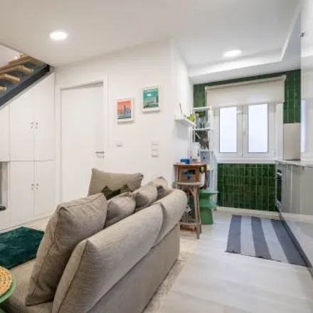 Rent this 3 bed apartment on Abm Propriedades in Rua de Aníbal Cunha, 4050-099 Porto