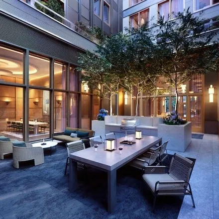 Image 3 - 253 East 62nd Street, New York, NY 10065, USA - Condo for sale