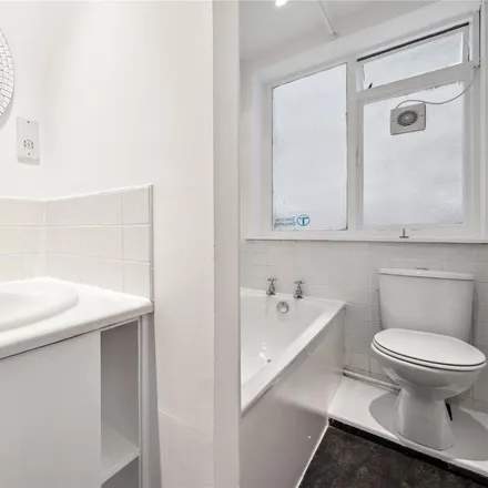 Image 5 - 34 Thurleigh Road, London, SW12 8TZ, United Kingdom - Duplex for rent