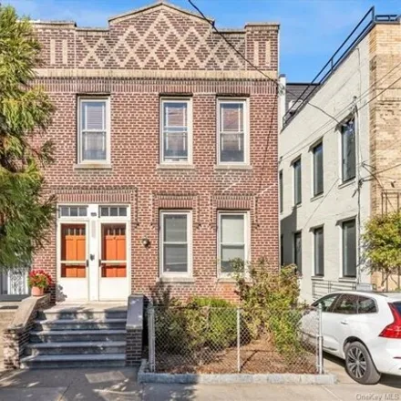Buy this studio house on 3243 Corlear Avenue in New York, NY 10463
