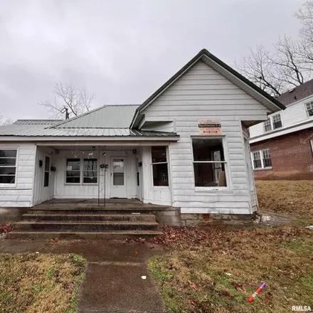 Buy this studio house on 303 West Cherry Street in Carbondale, IL 62901