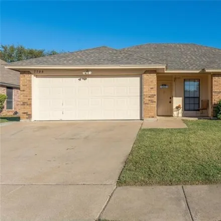 Rent this 3 bed house on 7712 Prairie Drive in Watauga, TX 76148