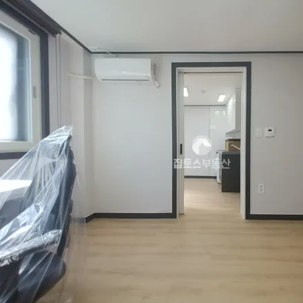 Rent this 1 bed apartment on 서울특별시 관악구 신림동 242-30