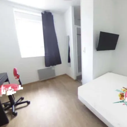 Rent this 1 bed room on 4 bis Rue du Général Sarrail in 51100 Reims, France