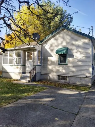 Rent this 2 bed house on 148 Millet Avenue in Youngstown, OH 44509