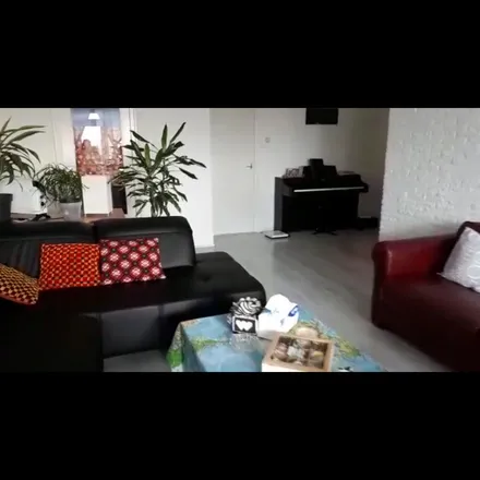 Rent this 3 bed apartment on Sibeliusstraat 657 in 5011 JP Tilburg, Netherlands