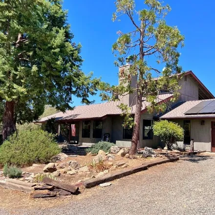 Buy this 3 bed loft on 30726 Corral Drive in Yosemite Lakes Park, Madera County