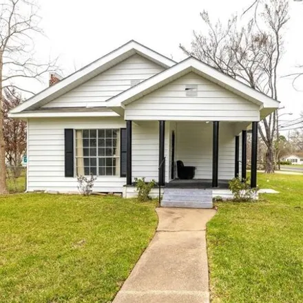 Buy this 4 bed house on 1025 North Houston Street in Livingston, TX 77351