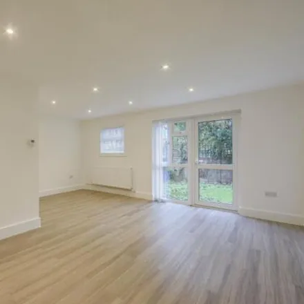Rent this 3 bed townhouse on Belmont Park Close in London, SE13 5BH