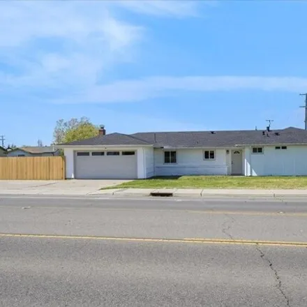 Image 1 - 1994 16th Street, Olivehurst, CA 95961, USA - House for sale