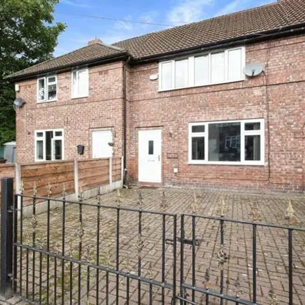 Buy this 3 bed townhouse on Fieldfare Avenue in Manchester, M40 2UF