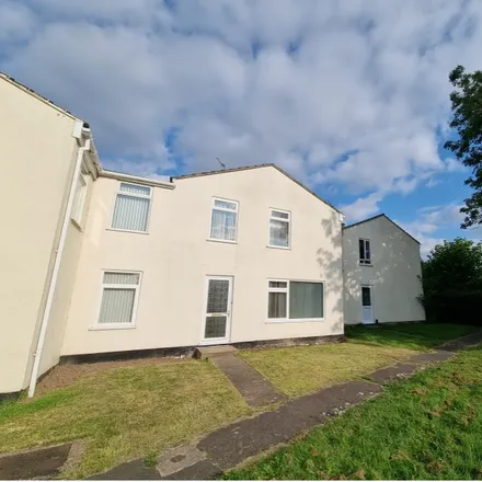 Rent this 6 bed townhouse on Amroth Mews in Royal Leamington Spa, CV31 1NZ