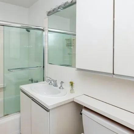 Image 5 - 235 East 87th Street, New York, NY 10128, USA - Apartment for sale