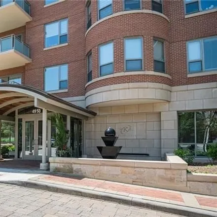 Buy this 2 bed condo on 4950 Wornall Road in Kansas City, MO 64112