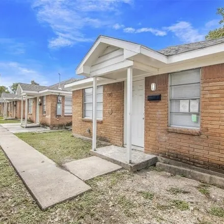 Buy this 2 bed house on 1350 Weiss Street in Houston, TX 77009