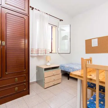 Rent this 4 bed apartment on Madrid in Archivo General e Histórico de Defensa, Calle de Francisco Lozano