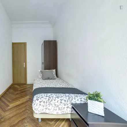 Rent this 1studio room on Madrid in Calle de Arrieta, 14