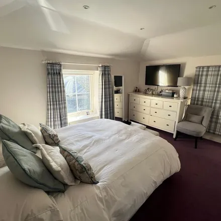 Image 7 - Knowle Top Road, Hipperholme, HX3 8SH, United Kingdom - Apartment for rent