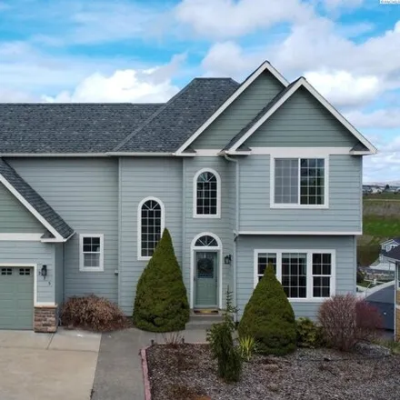 Buy this 4 bed house on 947 Southwest Itani Drive in Pullman, WA 99163