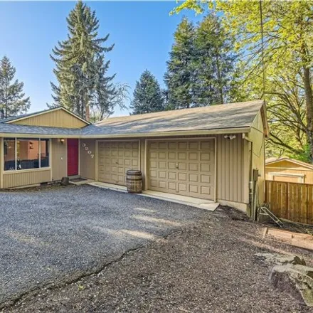 Buy this 3 bed house on 3207 Southwest Freeman Street in Portland, OR 97219