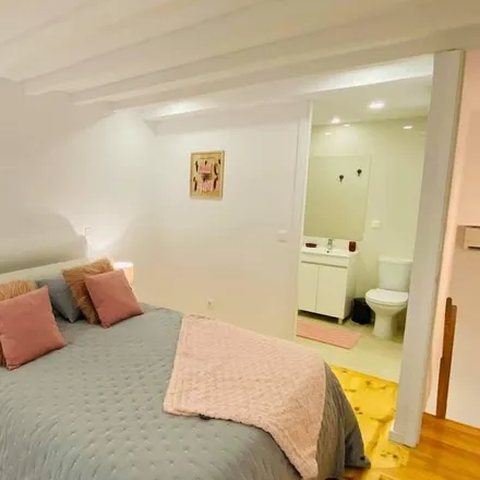 Rent this 1 bed apartment on Vila Nova de Gaia in Vila Nova de Gaia Municipality, Portugal