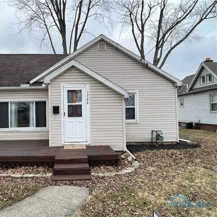 Buy this 2 bed house on 1944 Owen Street in Northwood, Wood County