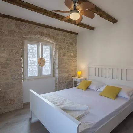 Image 6 - Grad Komiža, Split-Dalmatia County, Croatia - Apartment for rent