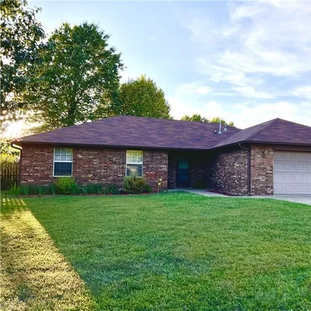 Buy this 3 bed house on 1004 South Dogwood Street in Siloam Springs, AR 72761