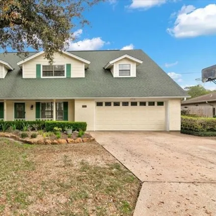 Buy this 4 bed house on 708 West Evangeline Drive in Elizabeth, Beaumont