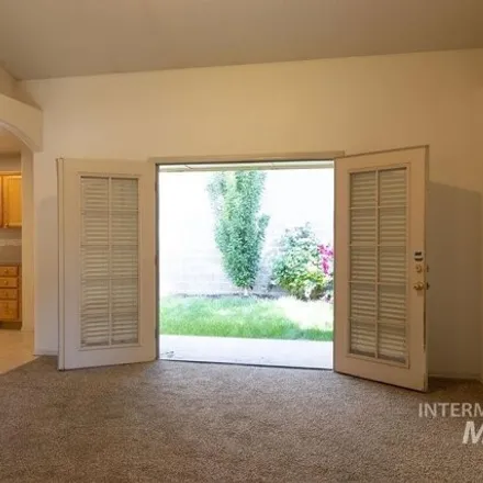 Image 3 - 1826 W Eaglecrest Dr, Nampa, Idaho, 83651 - Townhouse for sale