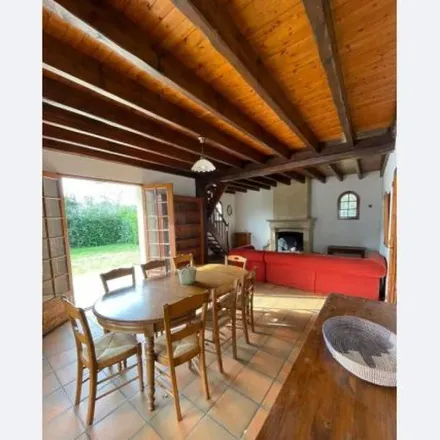 Rent this 5 bed apartment on 1 Rue Louise Michel in 33850 Léognan, France