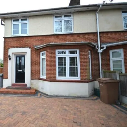 Rent this 3 bed duplex on Kingston Crescent in Chelmsford, CM2 6DN