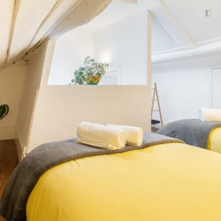 Rent this studio apartment on Galeria Símbolo in Rua de Miguel Bombarda, 4050-382 Porto
