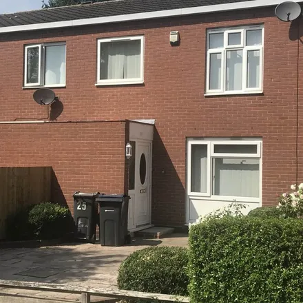 Rent this 3 bed townhouse on Lydham Close in Perry Barr, B44 0ET