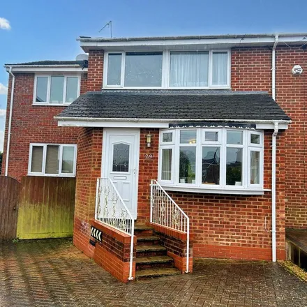 Rent this 4 bed house on Browning Road in Banbury, OX16 9JZ
