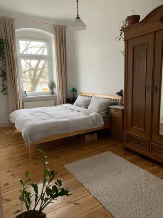 Rent this 2 bed apartment on Steffis Friseursalon in Parkstraße 40, 13086 Berlin